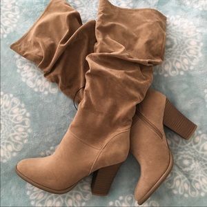 Re posh, SO cute but do not fit. Never been worn